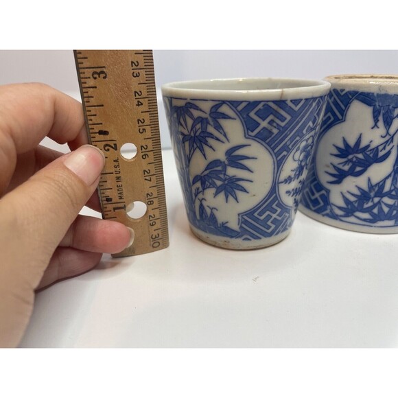 2 Antique Imari Porcelain Soba Choko Cups White BLUE about 2.5 inches tall - Picture 11 of 11